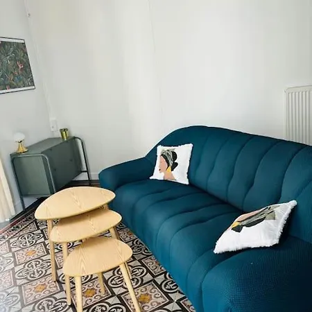 Belle Haussmanien Et Moderne アパート *