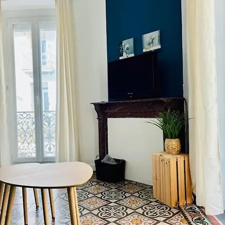 アパート Belle Haussmanien Et Moderne